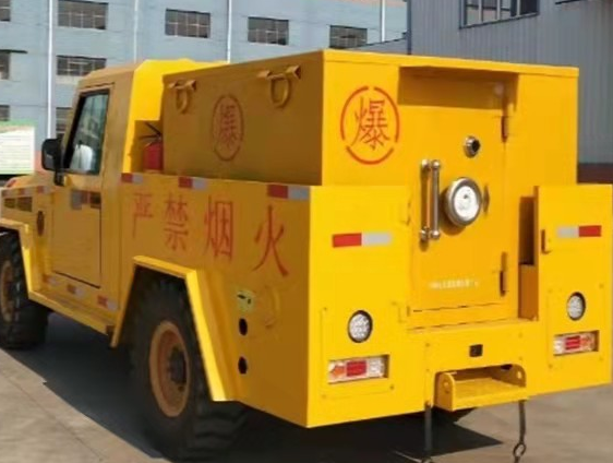 申扎凯龙爆破器材运输车：保障爆破任务的安全运行