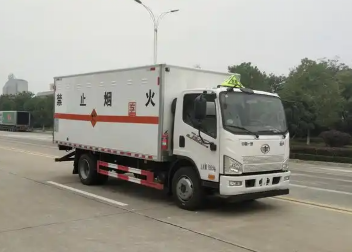 申扎爆破器材运输车可以上高速吗？