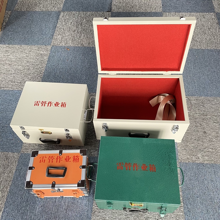 申扎爆破工程作业箱如何选择？玻璃钢与传统材质的全面对比